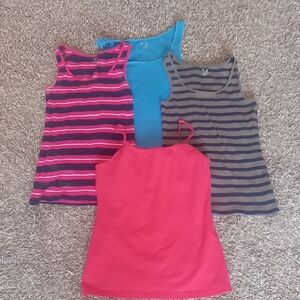 GAP Tank Top Bundle Size Medium